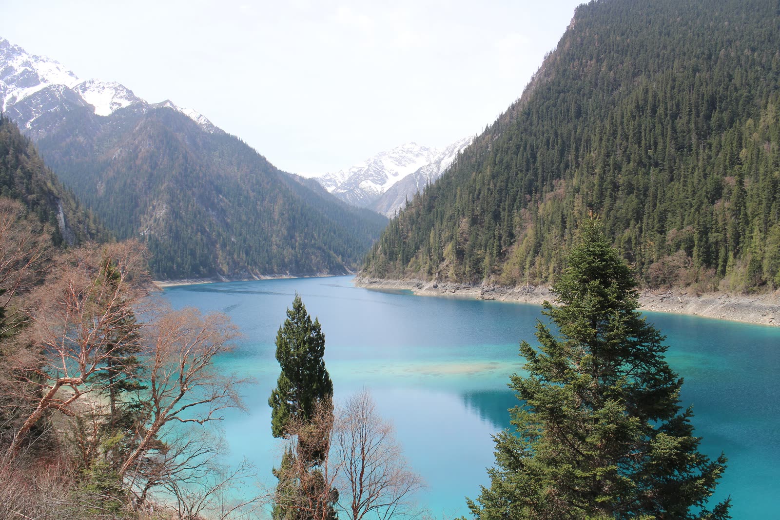 Jiuzhaigou overview: a fairy tale of emerald lakes and terraced falls