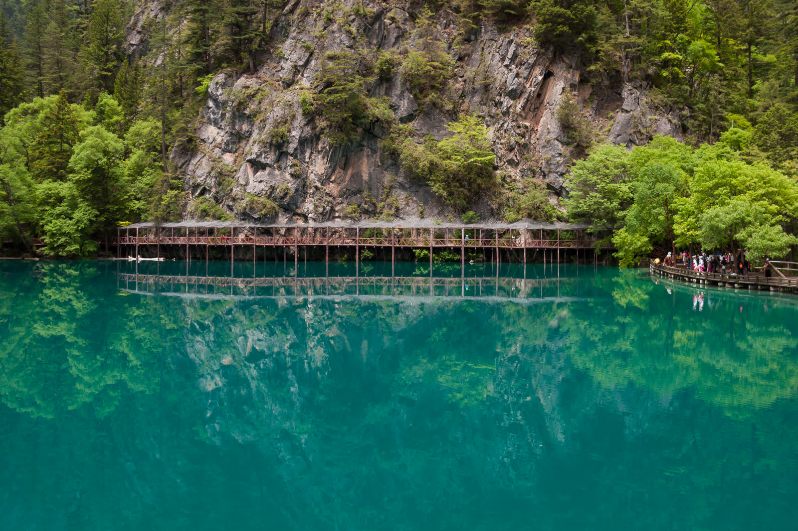 Getting to Jiuzhaigou: by air, rail, coach or car